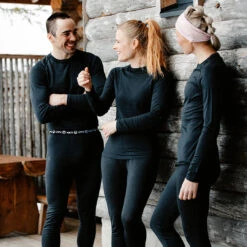 Halti Pihka Naisten Merinoaluspaita -Halty Kauppa 0592406 0592407 0592412 0592413 Halti Pihka Merinovillakerrasto mood 24 c0c8b1c4 6865 4903 8401 eae0005750ba